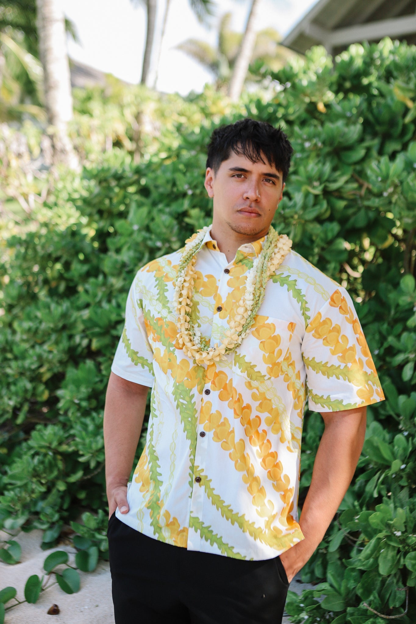 Hawaiian Fitted Women's Shirt Big Island White - Hawaiian Wedding Place