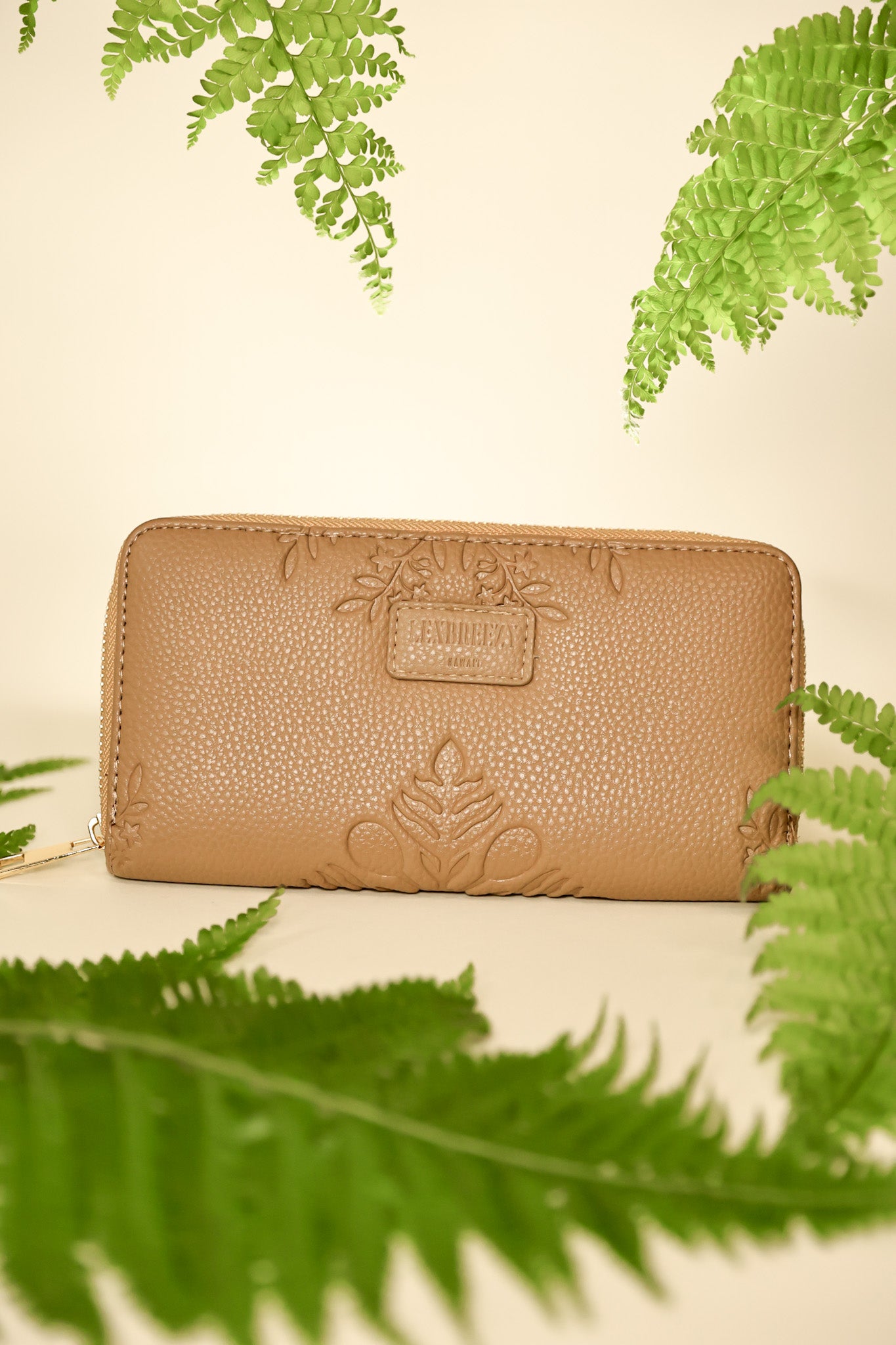 Wallet | Hawaiian Quilt Embossed Beige